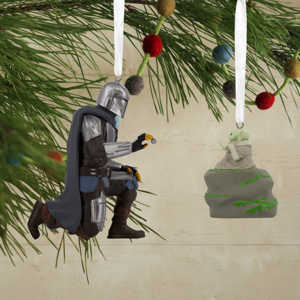  Star Wars: The Mandalorian and Grogu Christmas Ornaments, 2
