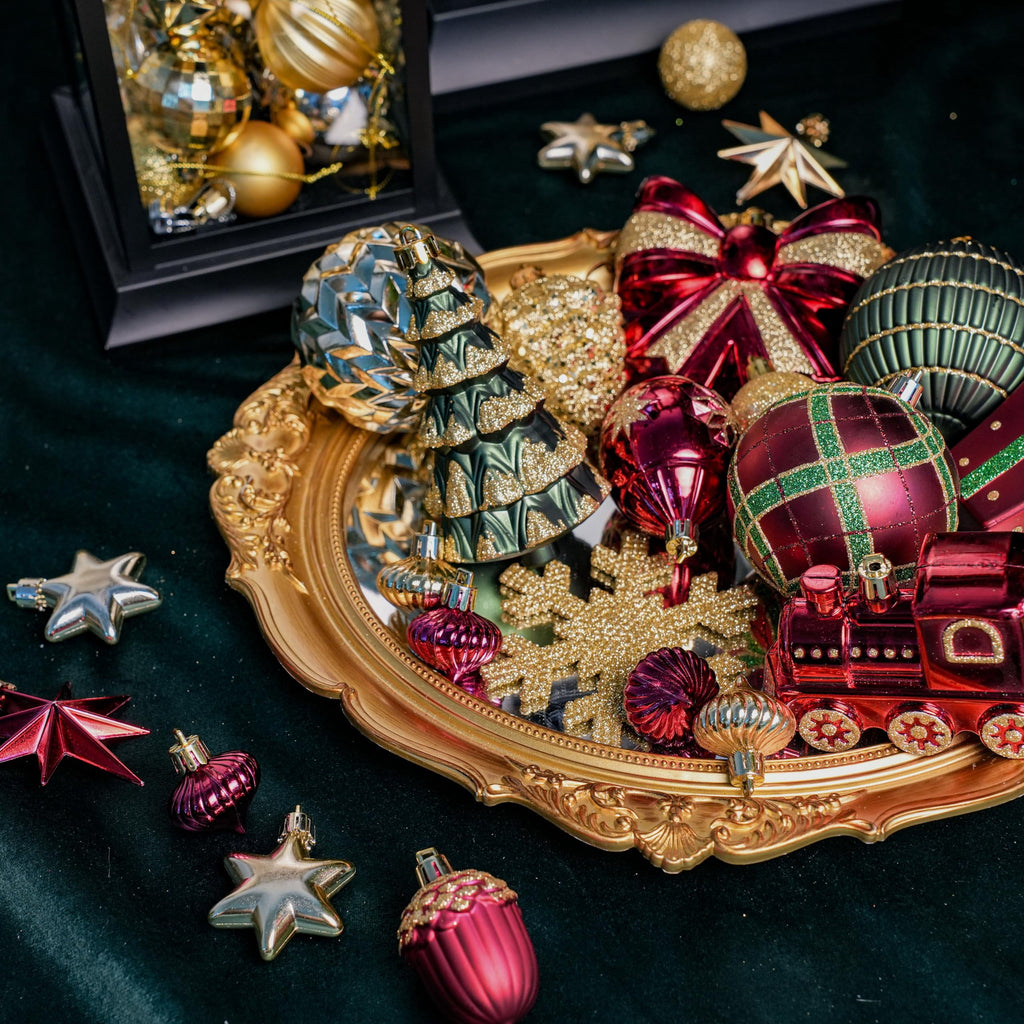  82pcs Christmas Balls Ornaments Set, Shatterproof Plastic Decor for Xmas Tree with Hanging Strings, Gold & Red & Green