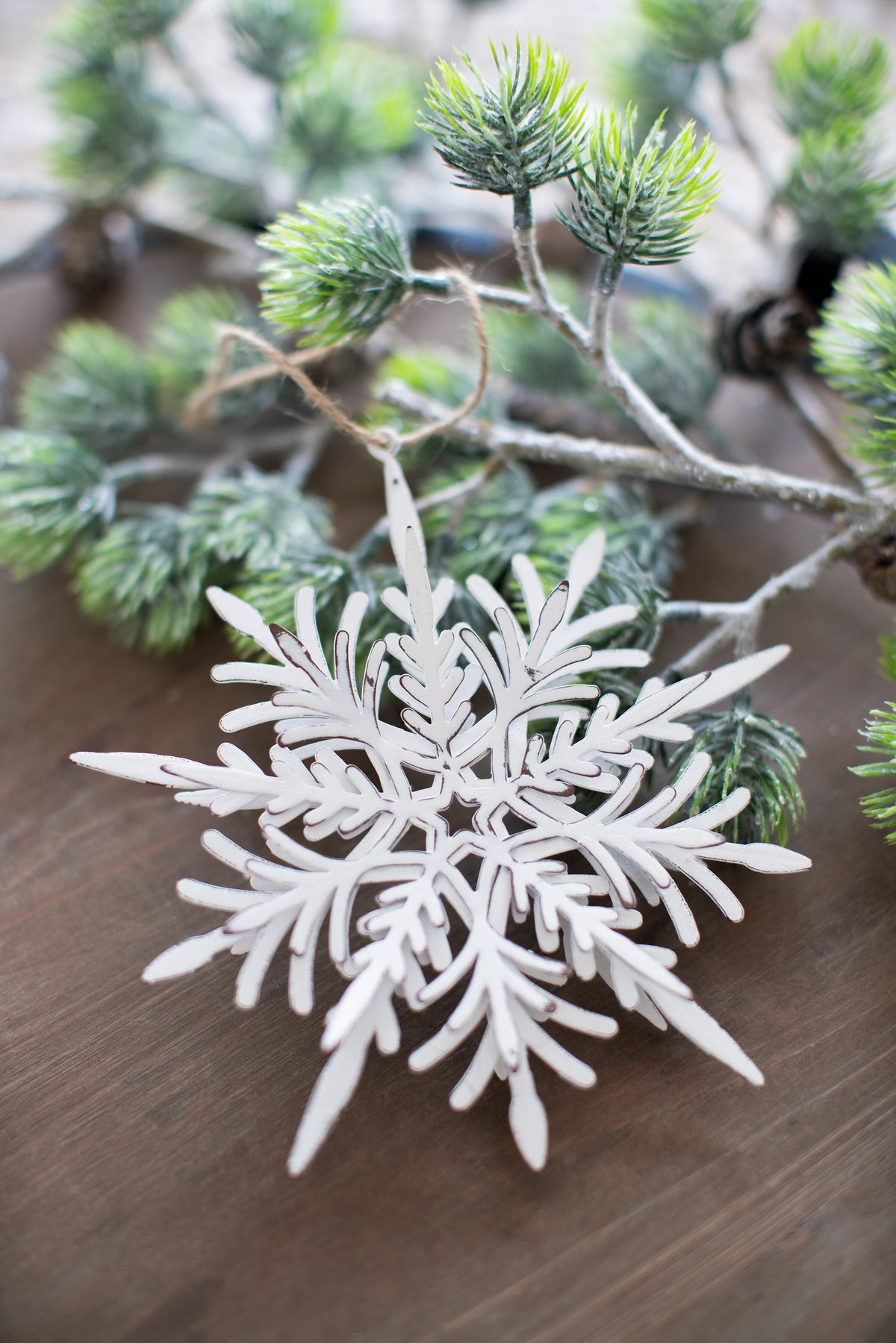 Iron Snowflake Hanger, Decorative Hanging Ball Christmas Tree Ornaments for Holiday Party Decorations, Set of 6, 6.1"x1.8"x6.3"