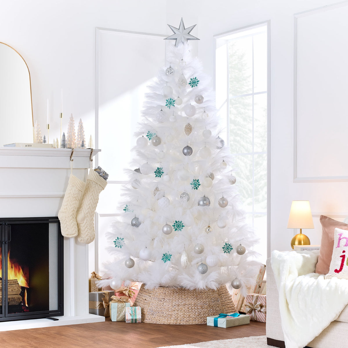  4.5ft Premium Artificial White Pampas Christmas Tree Holiday Decor w/ Foldable Metal Base