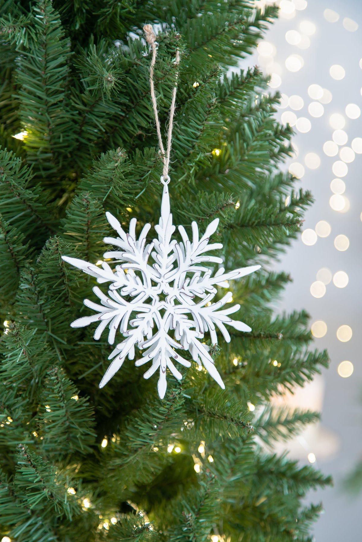 Iron Snowflake Hanger, Decorative Hanging Ball Christmas Tree Ornaments for Holiday Party Decorations, Set of 6, 6.1"x1.8"x6.3"